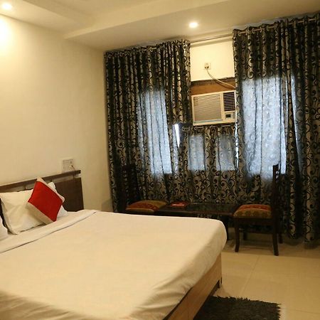 Hotel Surya Gwalior Esterno foto