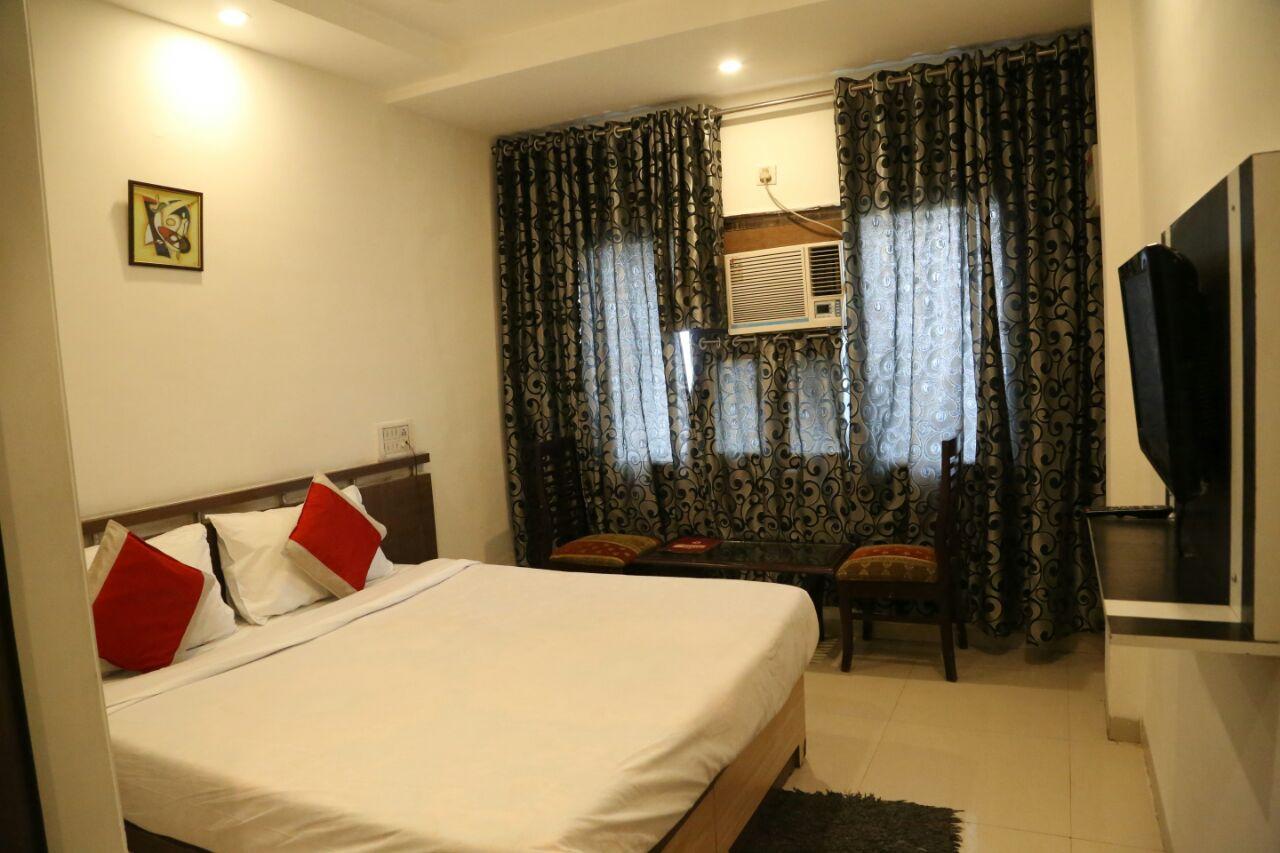 Hotel Surya Gwalior Esterno foto