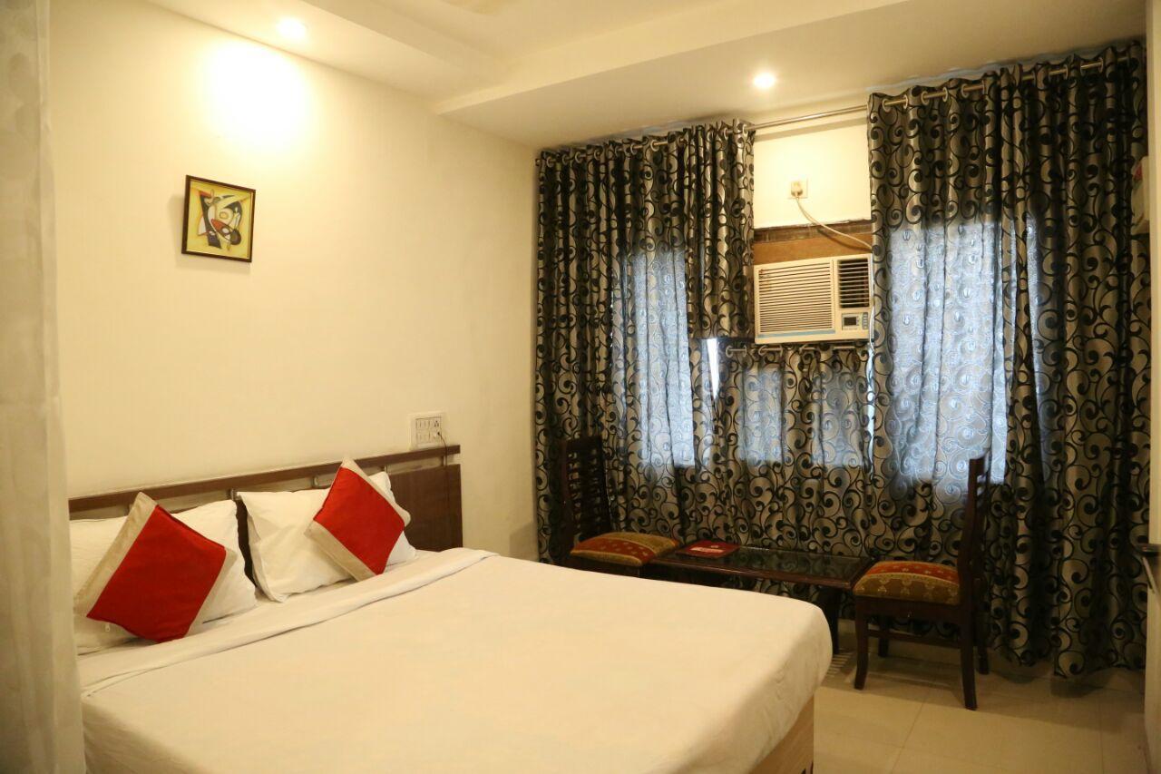 Hotel Surya Gwalior Esterno foto